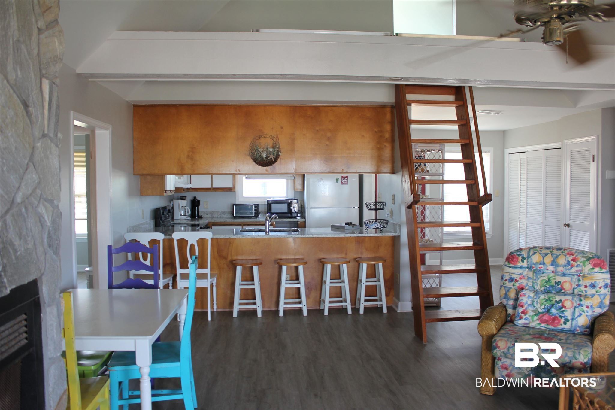 8944 Pompano Way Gulf Shores, AL 36542 - Photo 7 of 22 Living 2