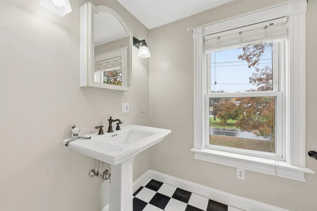 $549,900 | 10 Brady Avenue, Salem, NH 03079