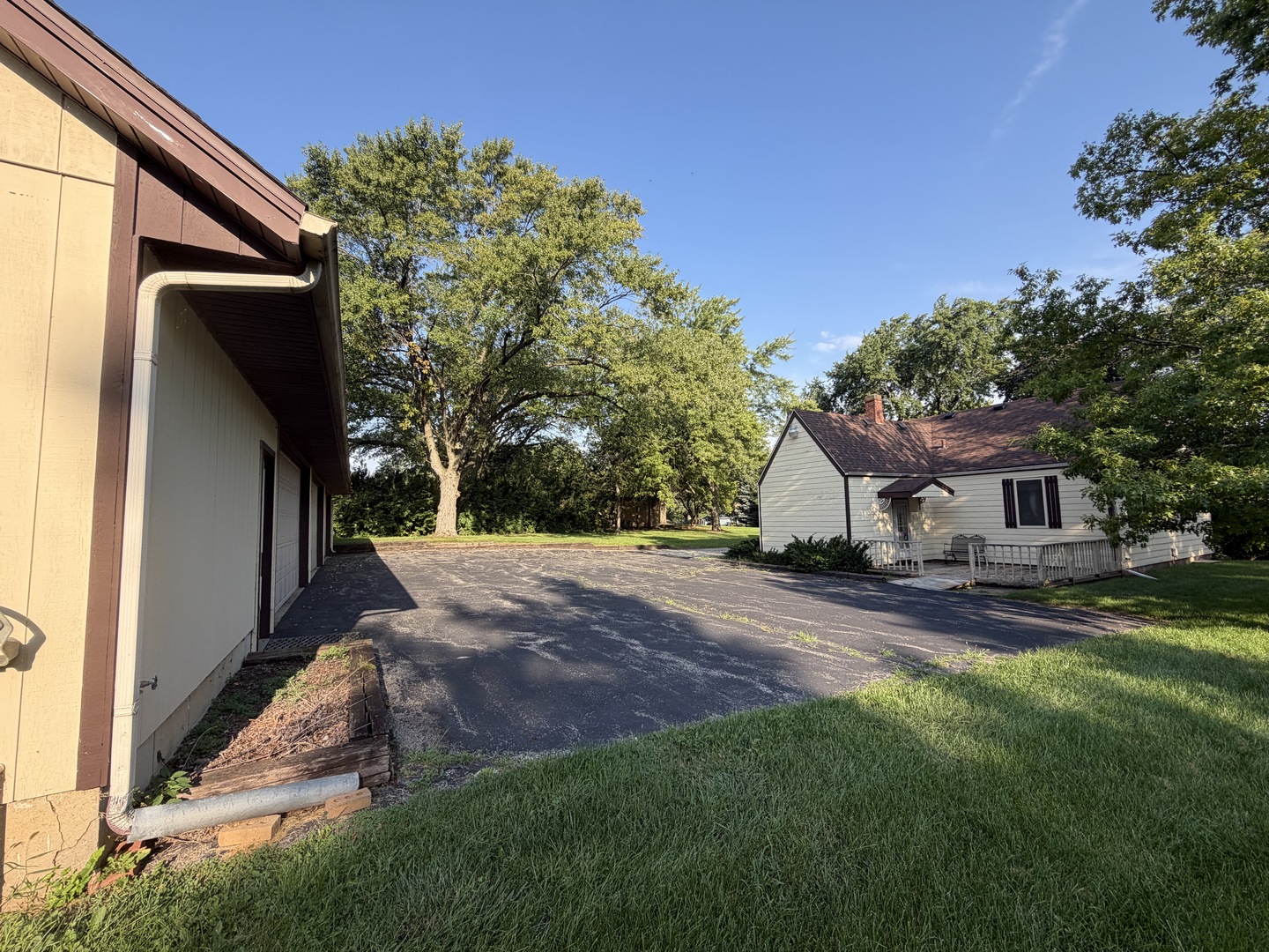 925 West Spring Street South Elgin, IL 60177 - Photo 12 of 16 Gallery Image 12