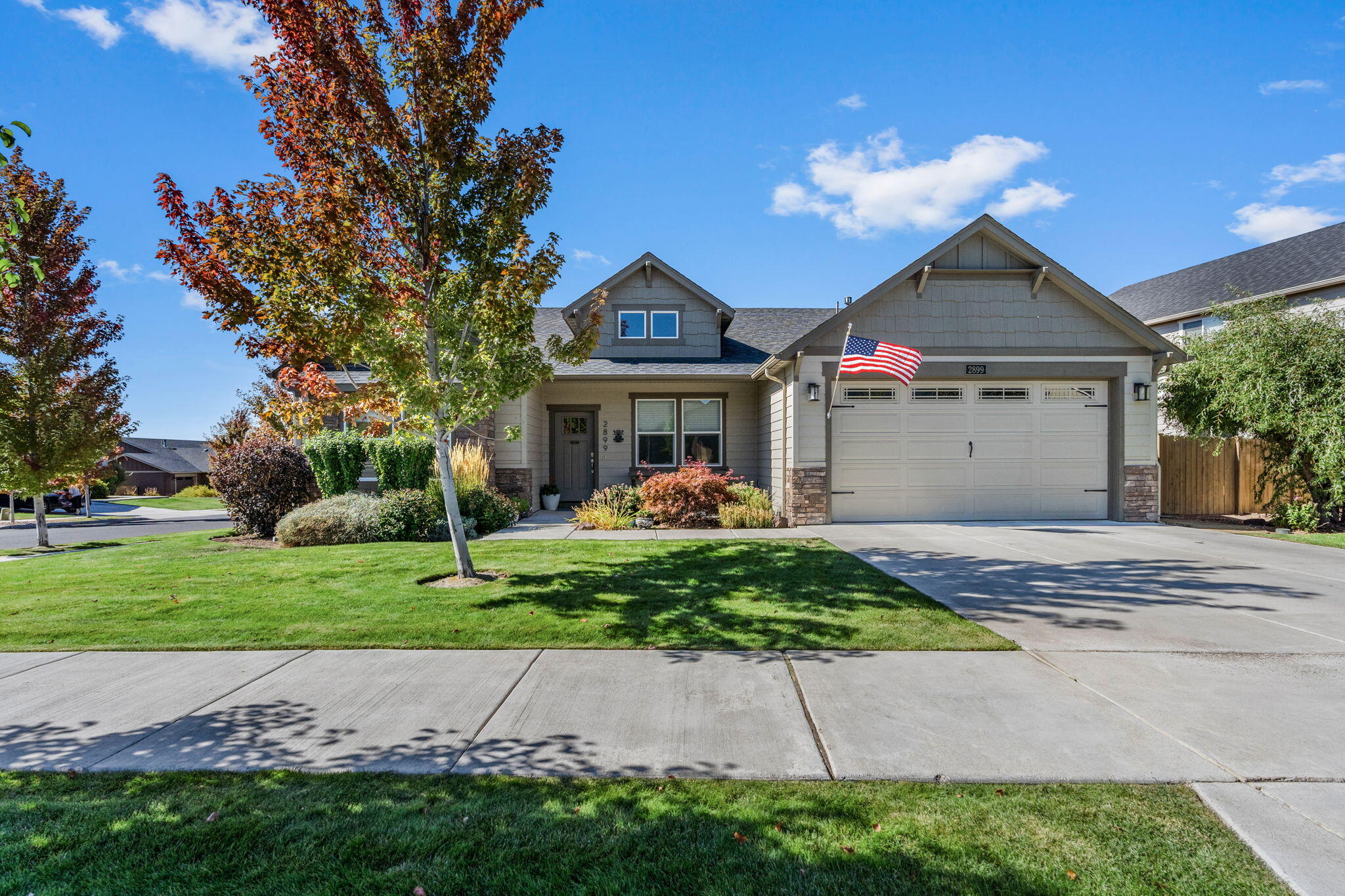 2899 Southwest 47th Street Redmond, OR 97756 - Photo 1 of 40 front