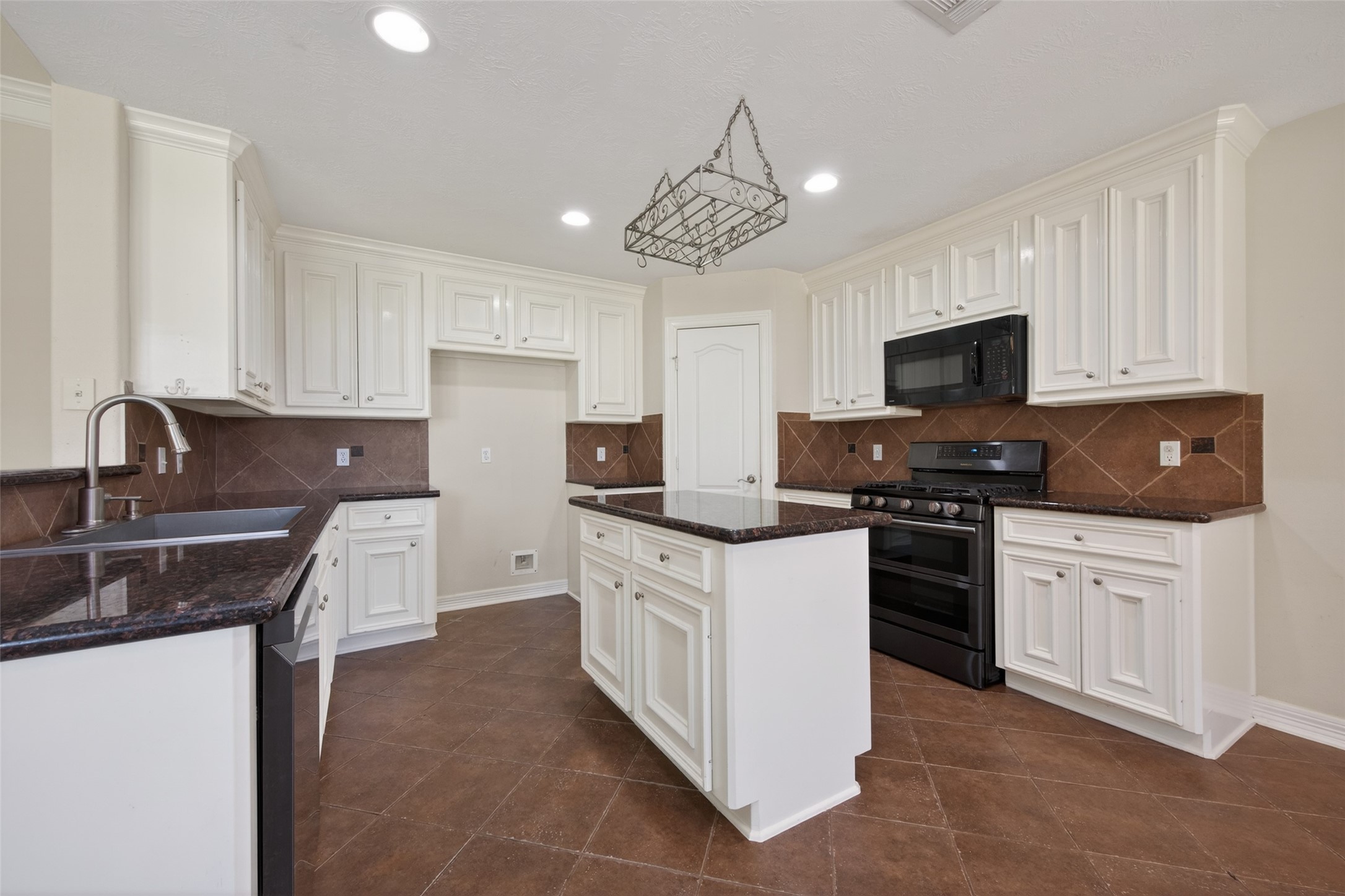 3327 Willowbend Road Montgomery, TX 77356 - Photo 17 of 48