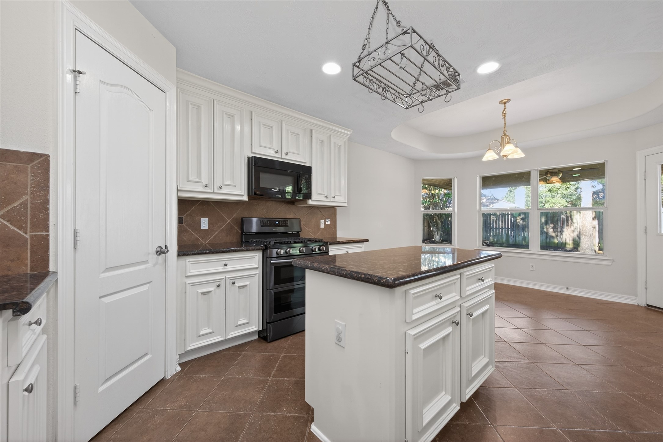 3327 Willowbend Road Montgomery, TX 77356 - Photo 18 of 48