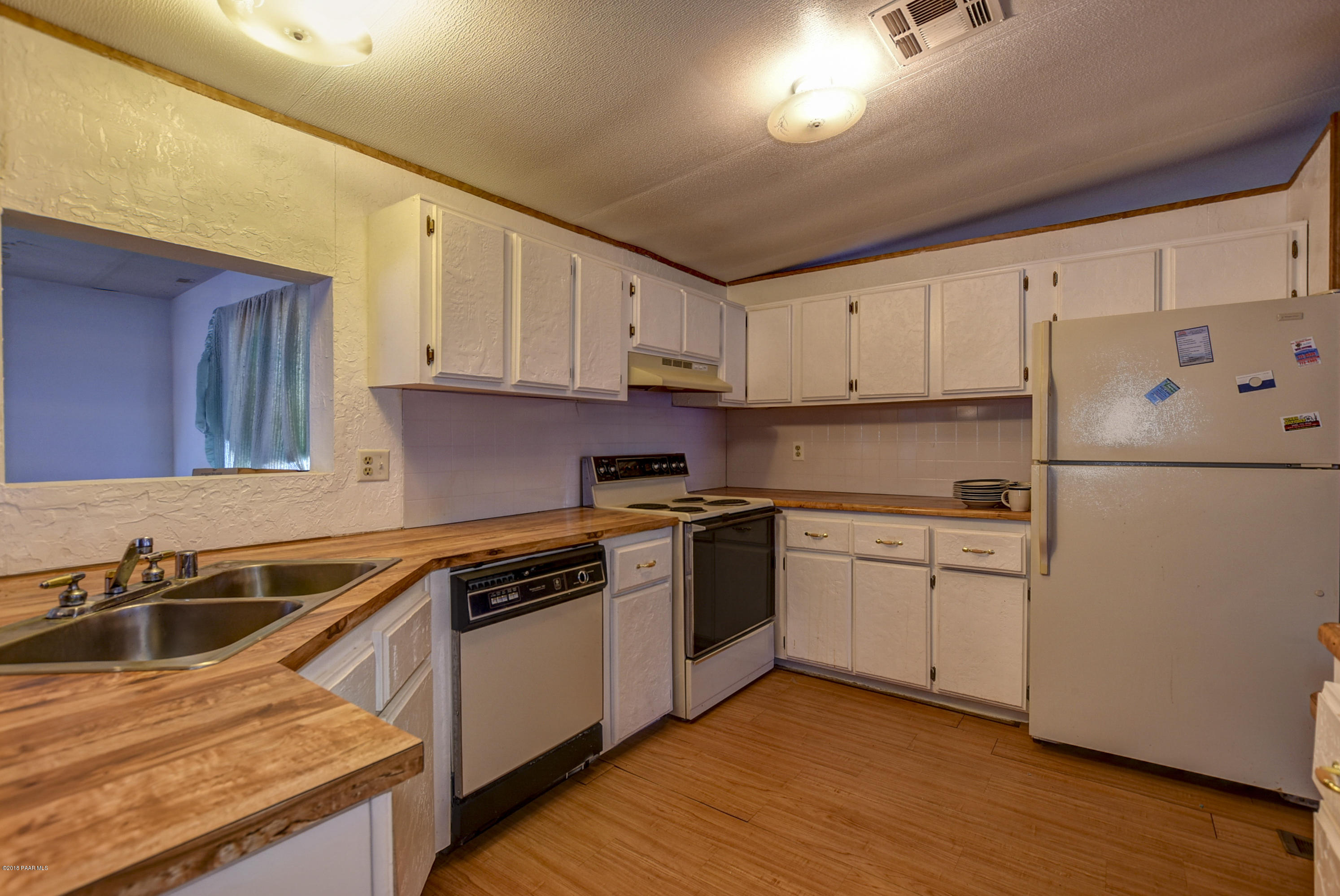 4412 North Ranger Road Prescott Valley, AZ 86314 - Photo 18 of 26 Kitchen 4