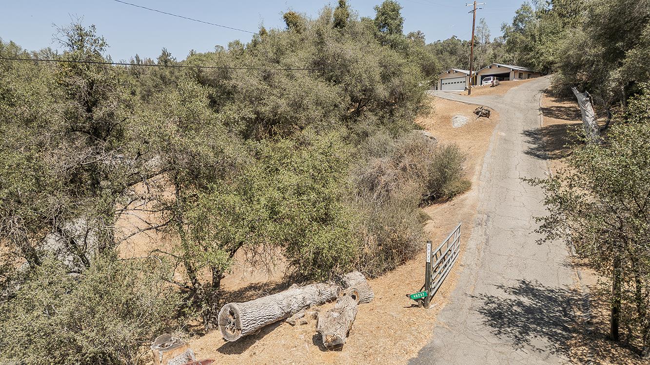 40237 Alerna Way Oakhurst, CA 93644 - Photo 21 of 23 Gallery Image 21
