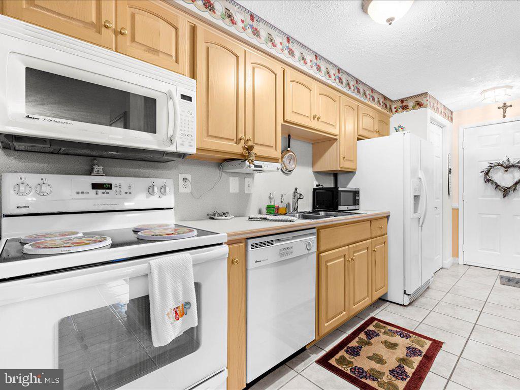 701 Heather Ridge Drive, Unit 16J Frederick, MD 21702 - Photo 5 of 26 Gallery Image 5