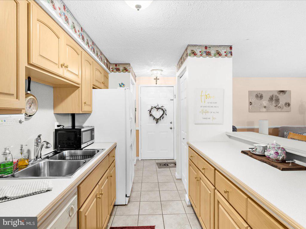 701 Heather Ridge Drive, Unit 16J Frederick, MD 21702 - Photo 7 of 26 Gallery Image 7