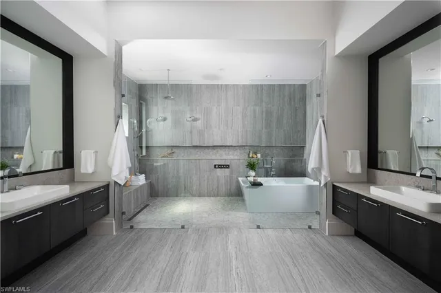 $5,525,000 | 6634 Palisades Avenue, Naples, FL 34109