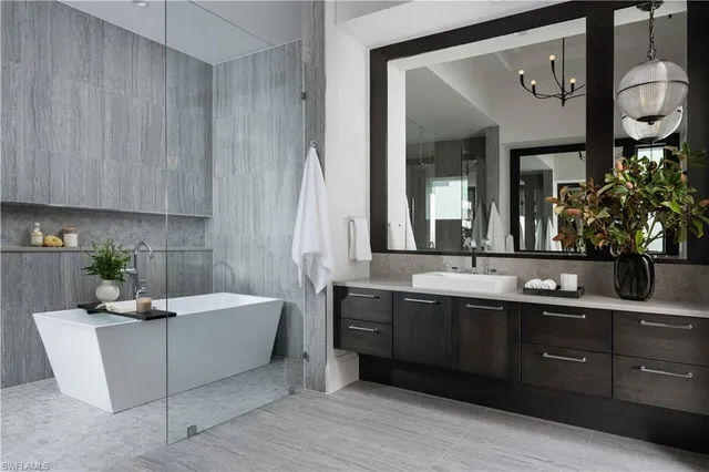 $5,525,000 | 6634 Palisades Avenue, Naples, FL 34109