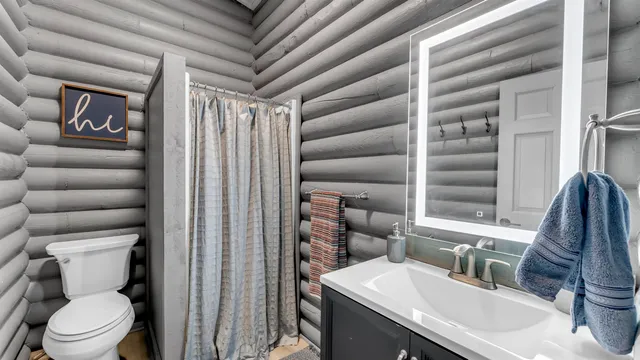 $795,000 | 261 Diamond Cross Drive, Llano, TX 78643