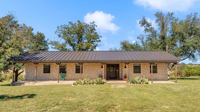 $795,000 | 261 Diamond Cross Drive, Llano, TX 78643