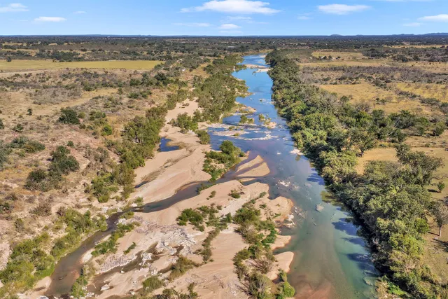 $795,000 | 261 Diamond Cross Drive, Llano, TX 78643