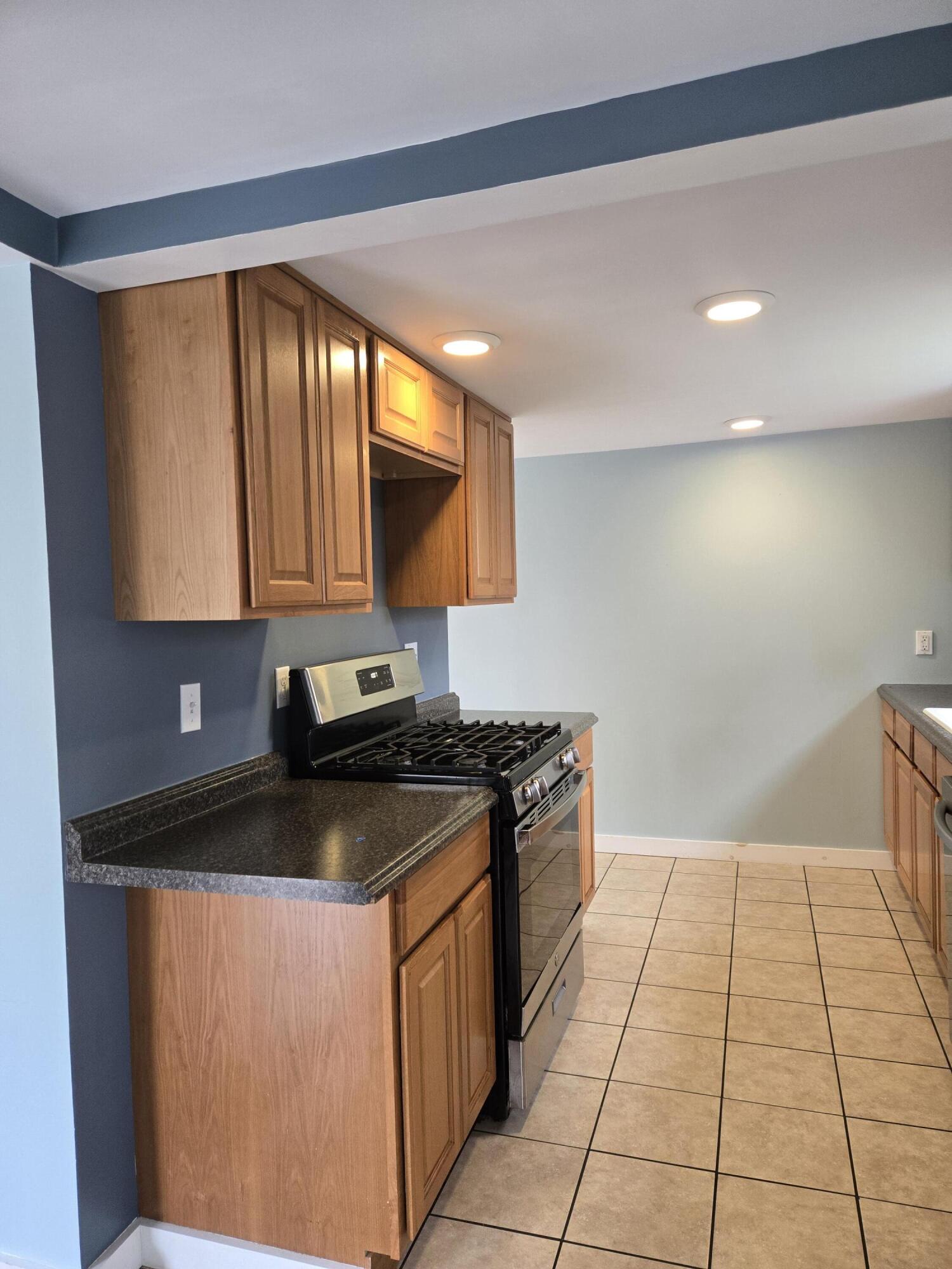 598 Washington Road Waldoboro, ME 04572 - Photo 4 of 25 20250507_100825