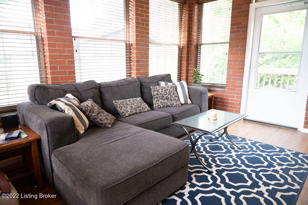 2521 Alanmede Road Louisville, KY 40205 - Photo 25 of 37 Sunroom