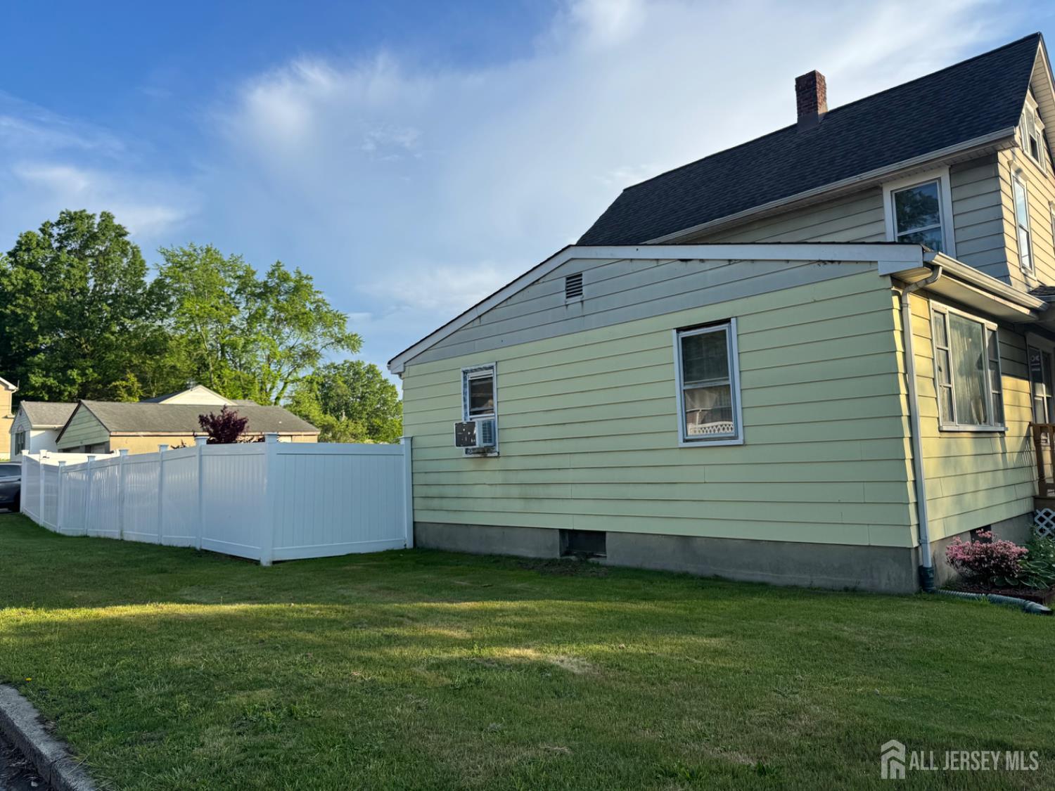 3350 Washington Road Parlin, NJ 08859 - Photo 3 of 18 a view of a backyard with garden and plants