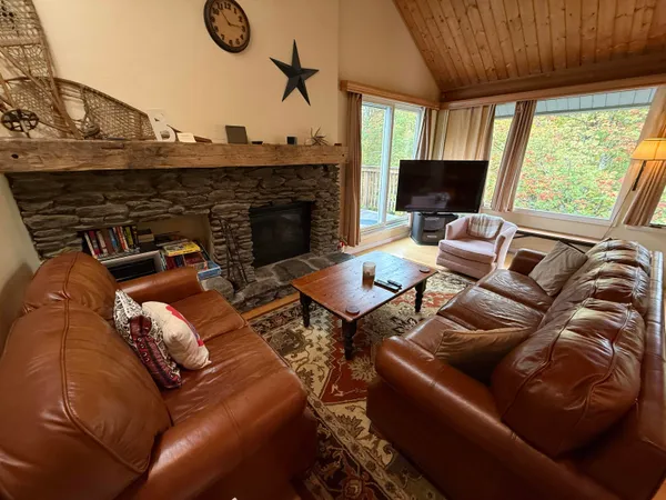 $520,000 | 202 Bridges Circle, Unit BRIDGES 37, Warren, VT 05674