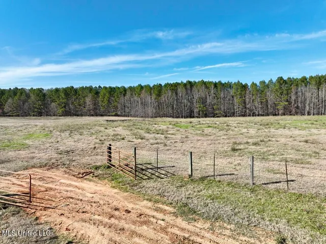 $74,500 | 2 Johnson Line Road, Bolton, MS 39041