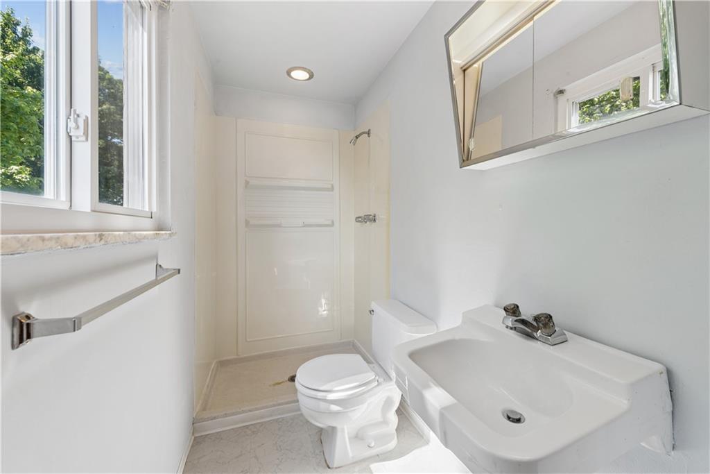 690 Blue Ridge Road Pittsburgh, PA 15239 - Photo 27 of 33