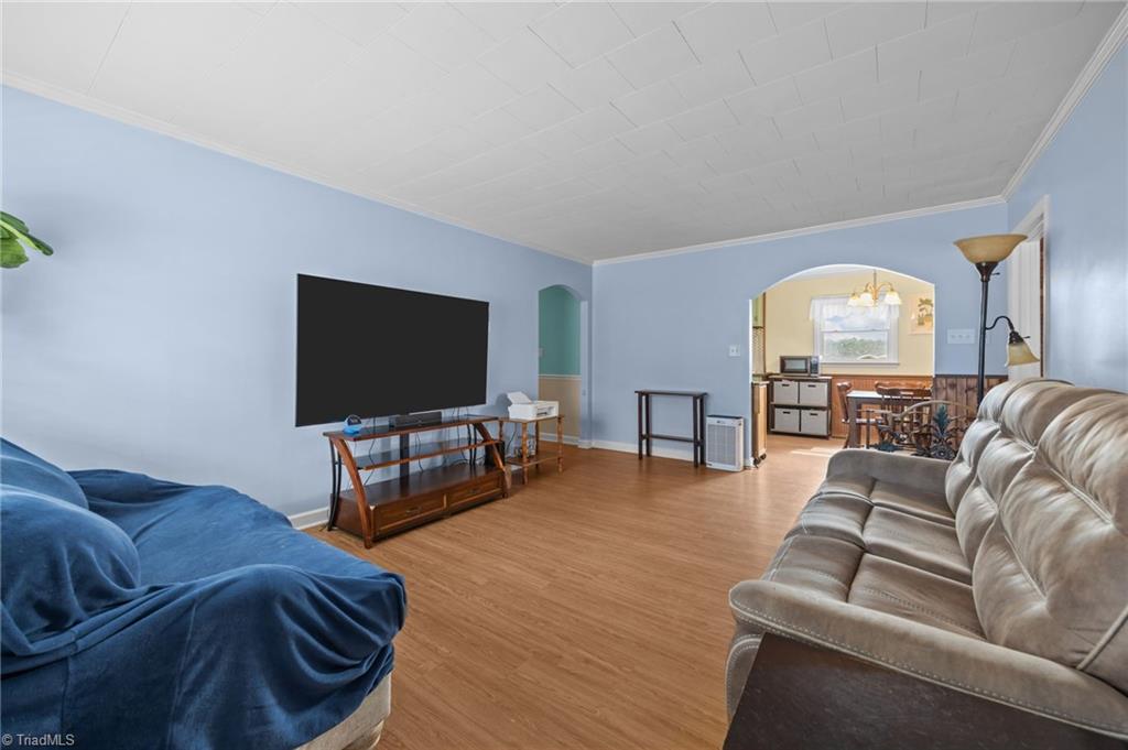 289 Vfw Road Reidsville, NC 27320 - Photo 23 of 45 Huge living area.
