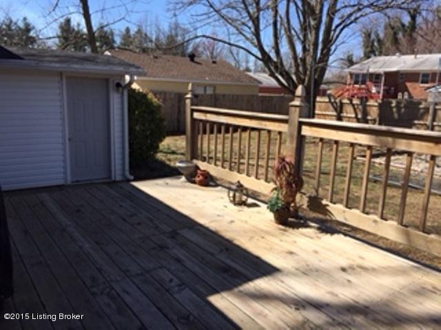 11308 Deering Road Louisville, KY 40272 - Photo 2 of 8 2.JPG