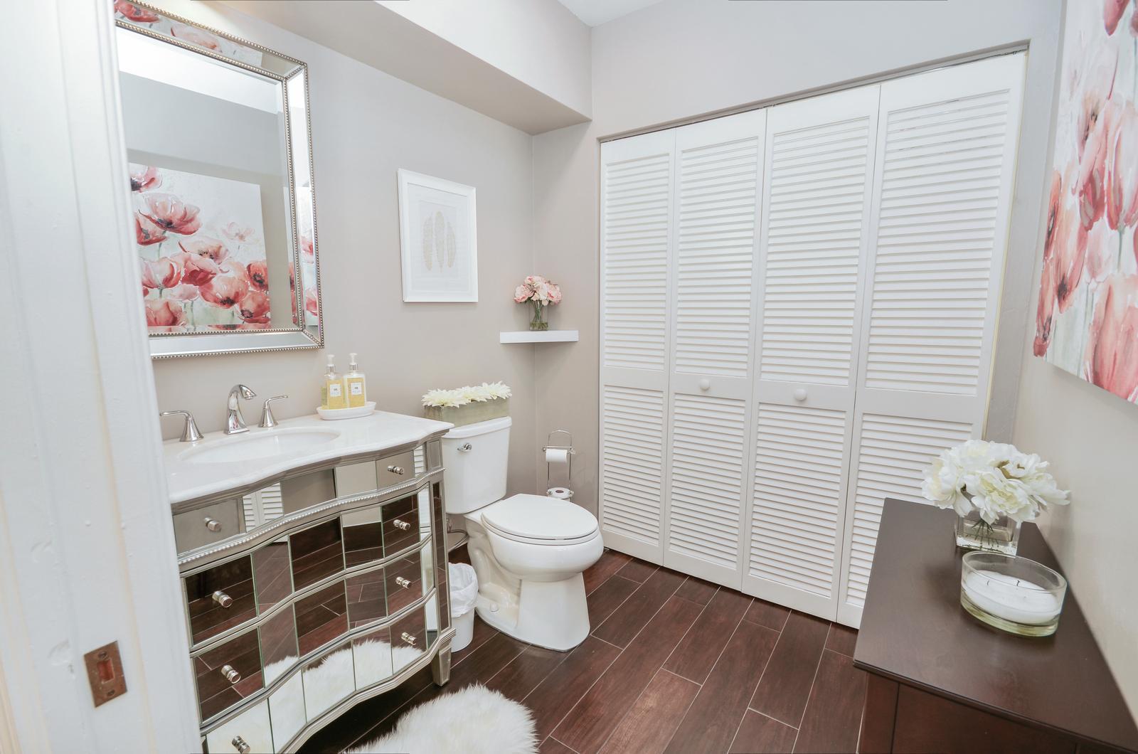 23060 Aqua View, Unit 4 Boca Raton, FL 33433 - Photo 11 of 25 half bath