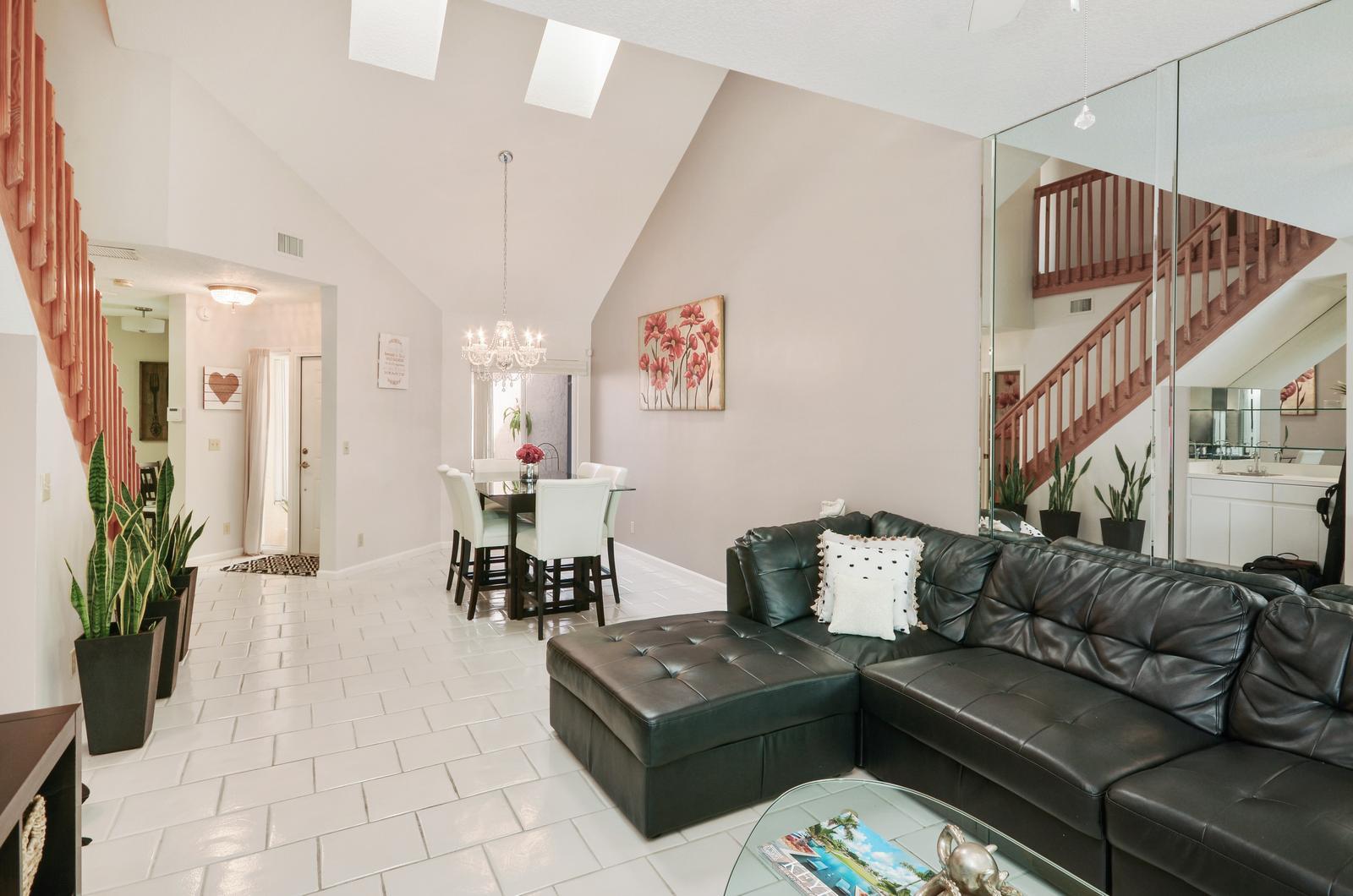 23060 Aqua View, Unit 4 Boca Raton, FL 33433 - Photo 4 of 25 living room
