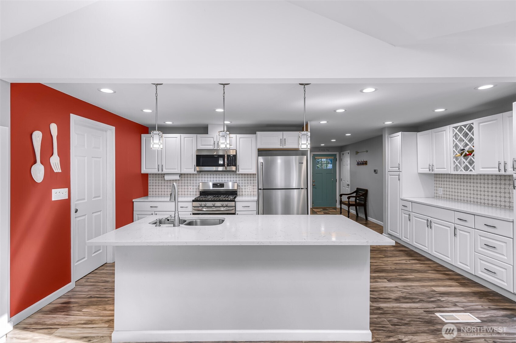 606 Morgan Road Everett, WA 98203 - Photo 8 of 39