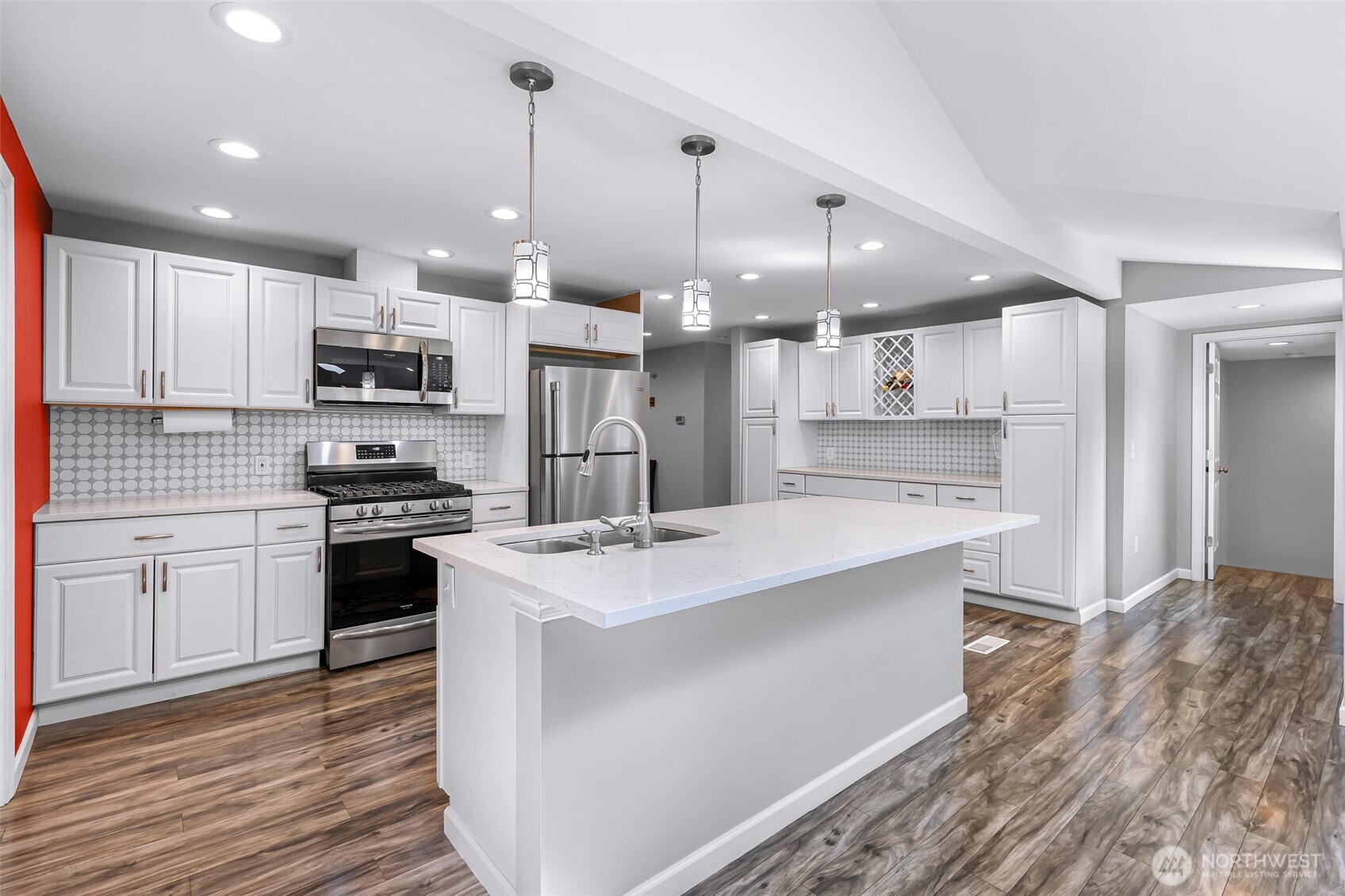 606 Morgan Road Everett, WA 98203 - Photo 9 of 39