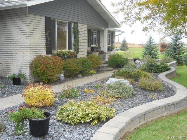 8174 East Bristol Road Davison, MI 48423 - Photo 7 of 39 professional landscaping.jpg