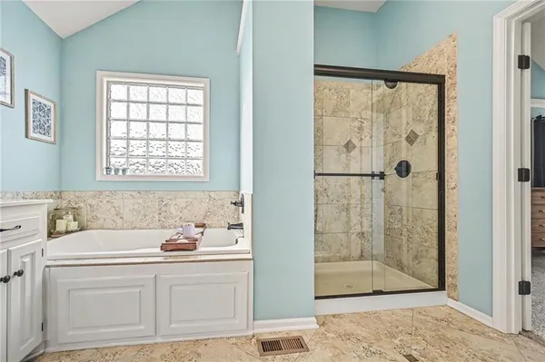 $479,999 | 17802 Greyhawke Ridge Drive, Smithville, MO 64089