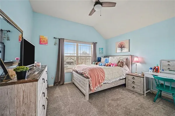 $479,999 | 17802 Greyhawke Ridge Drive, Smithville, MO 64089