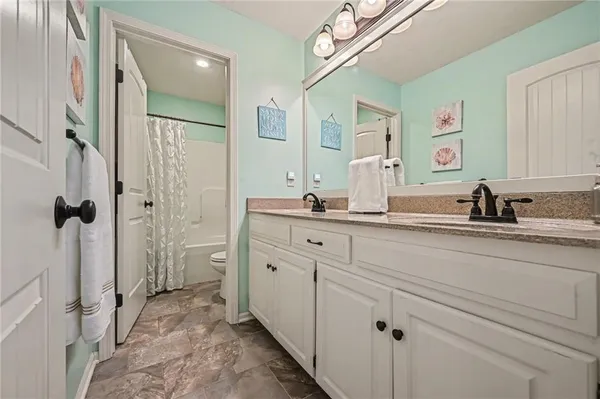 $479,999 | 17802 Greyhawke Ridge Drive, Smithville, MO 64089