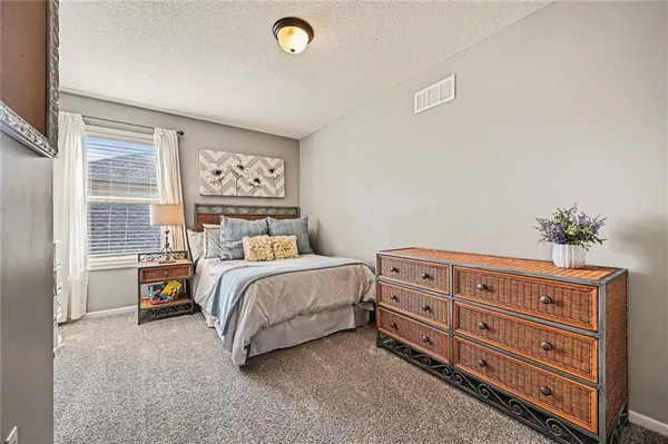 $479,999 | 17802 Greyhawke Ridge Drive, Smithville, MO 64089