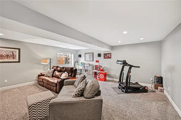 $479,999 | 17802 Greyhawke Ridge Drive, Smithville, MO 64089