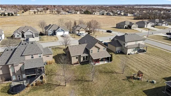$479,999 | 17802 Greyhawke Ridge Drive, Smithville, MO 64089