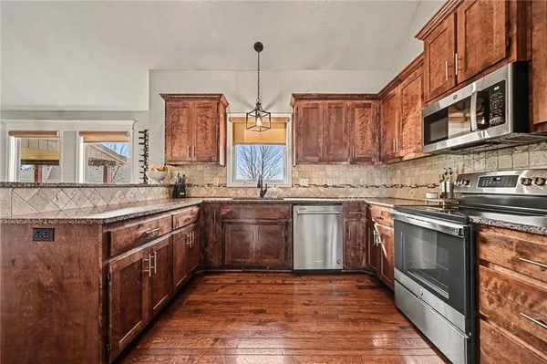 $479,999 | 17802 Greyhawke Ridge Drive, Smithville, MO 64089