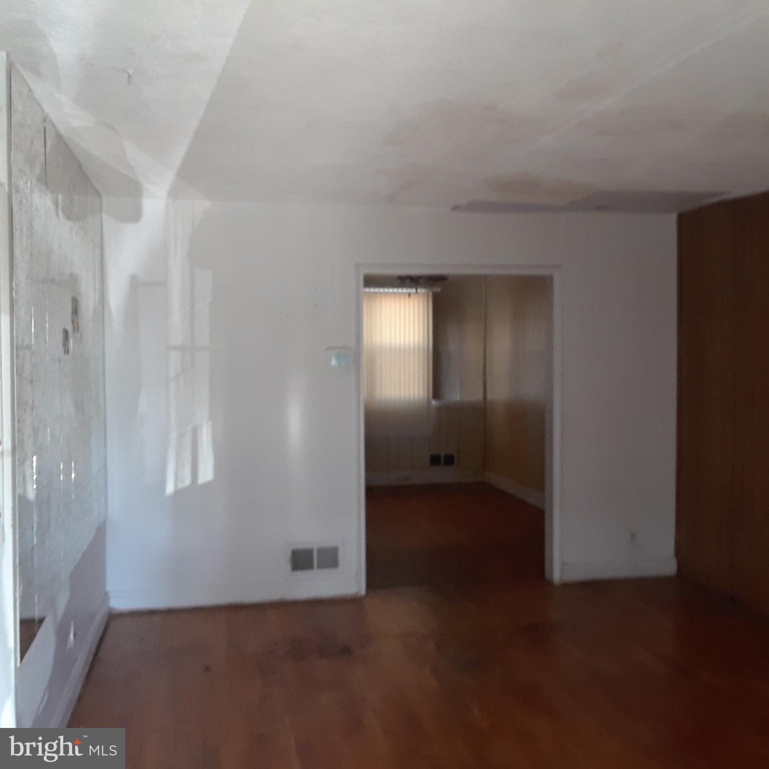 4104 Rokeby Road Baltimore, MD 21229 - Photo 4 of 15 Interior (General)