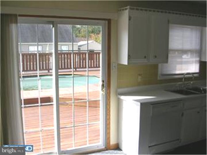 45 Georgia Road Pennsville, NJ 08070 - Photo 5 of 14 Kitchen