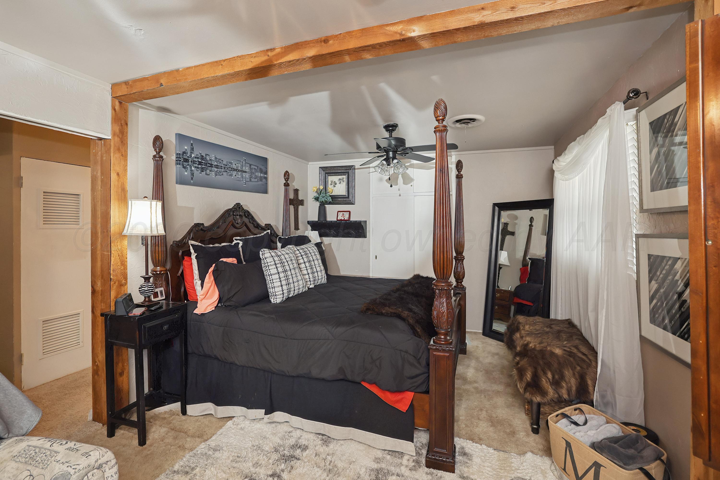 5012 South Crockett Street Amarillo, TX 79110 - Photo 16 of 26 15-Primary Bedroom