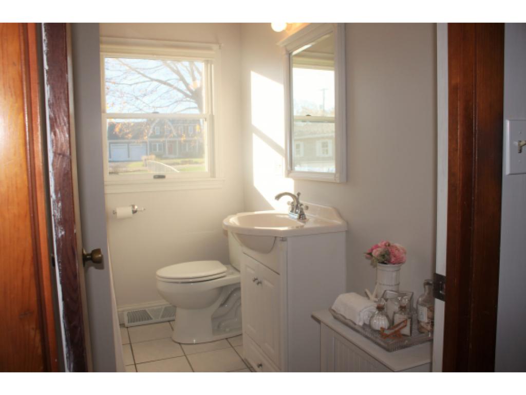 20 Fields Road Portsmouth, NH 03801 - Photo 7 of 14
