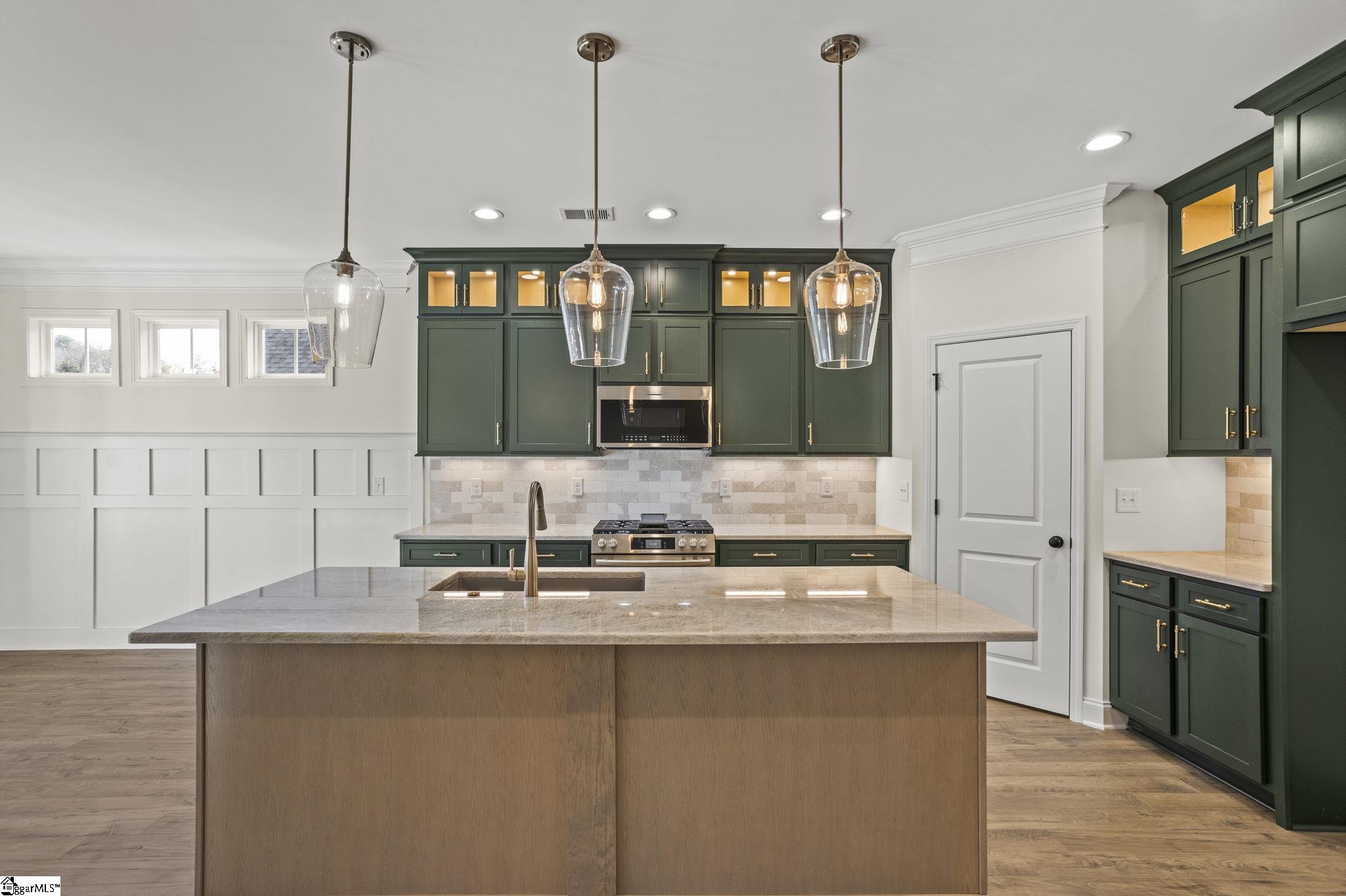 4 Ainsworth Street Greenville, SC 29607 - Photo 12 of 37