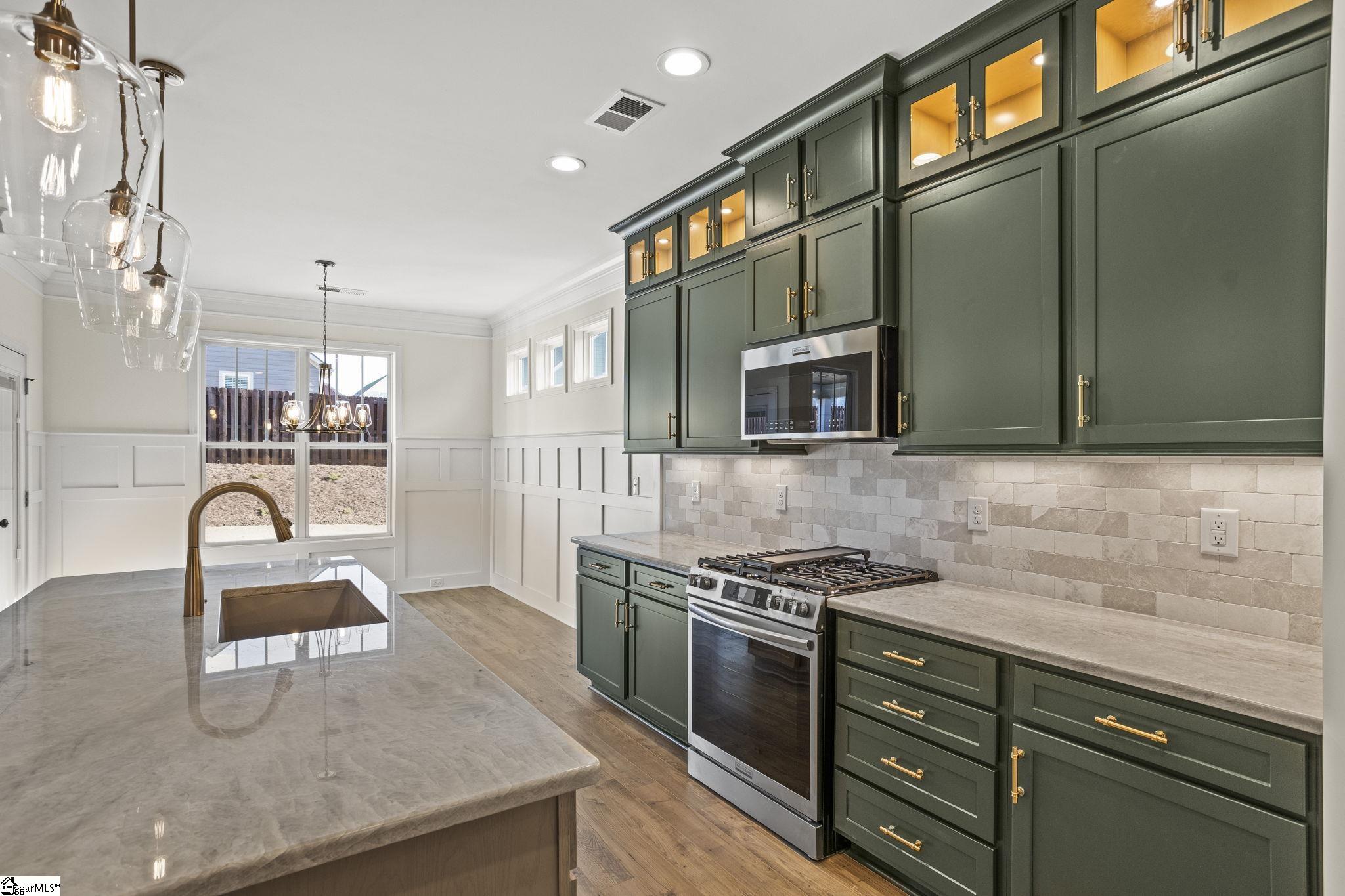 4 Ainsworth Street Greenville, SC 29607 - Photo 13 of 37