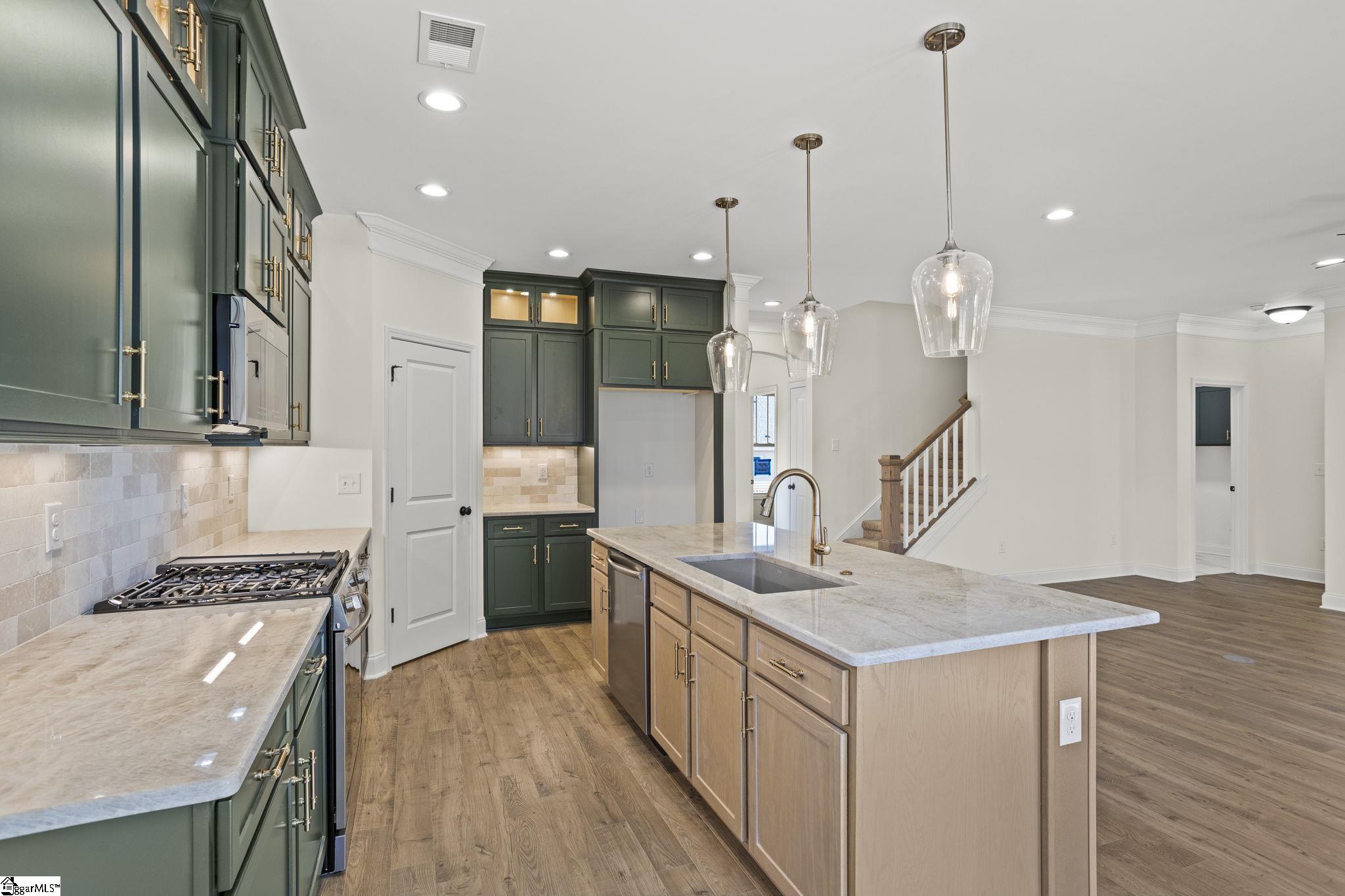 4 Ainsworth Street Greenville, SC 29607 - Photo 14 of 37