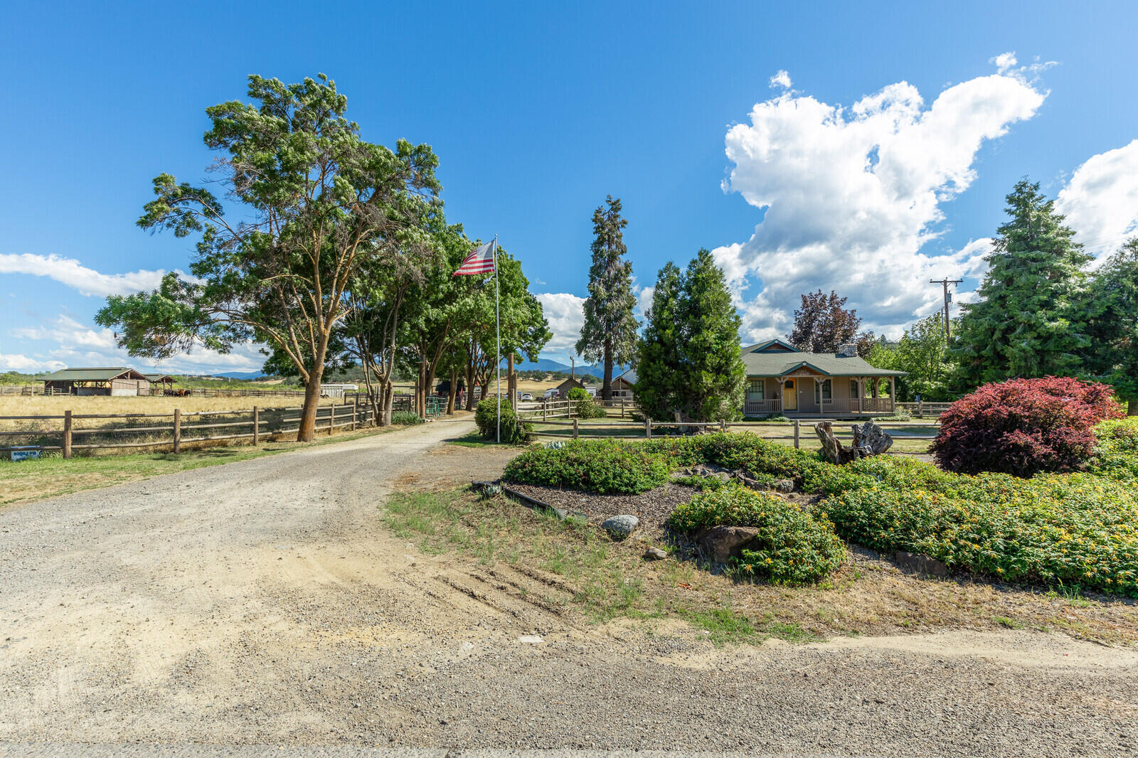 4450 Fern Valley Road Medford, OR 97504 - Photo 35 of 74 z11