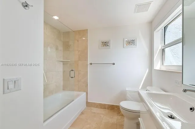 $4,300 | 2475 Brickell Avenue, Unit 1606, Miami, FL 33129