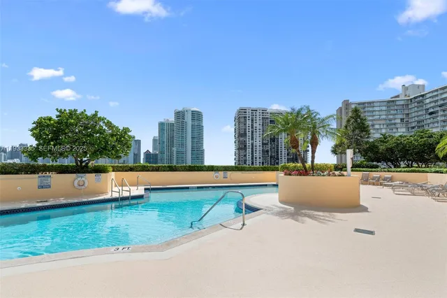 $4,300 | 2475 Brickell Avenue, Unit 1606, Miami, FL 33129