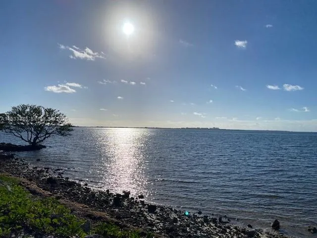 $4,300 | 2475 Brickell Avenue, Unit 1606, Miami, FL 33129