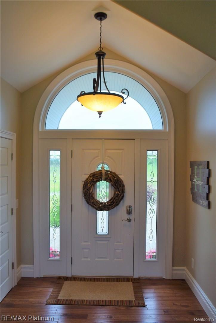 270 North Kane Road Webberville, MI 48892 - Photo 5 of 51 foyer.jpg