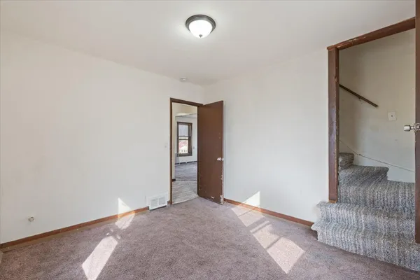 a view of livingroom with furniture