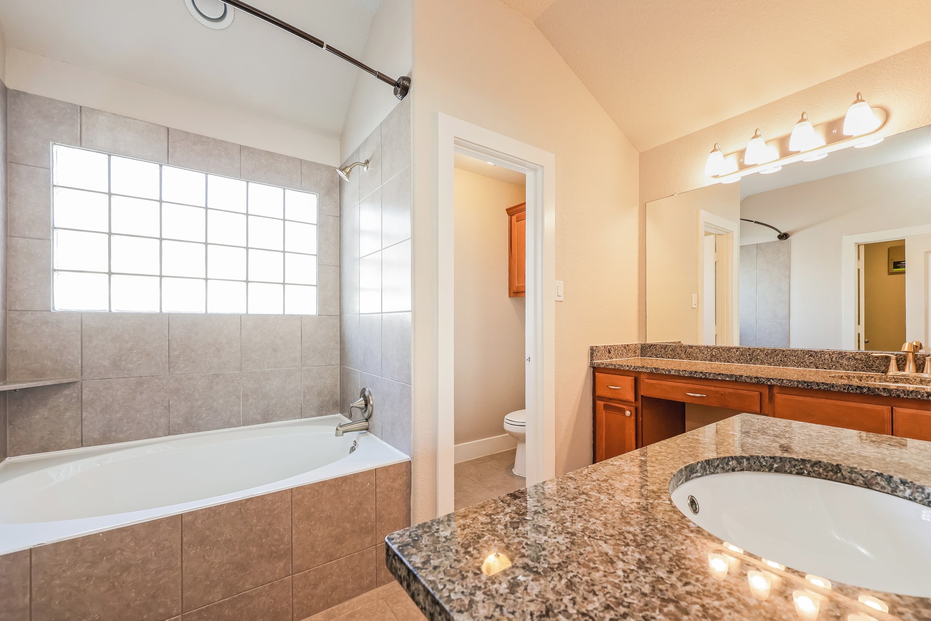 1923 Jara Court Spring, TX 77388 - Photo 12 of 17 Gallery Image 12