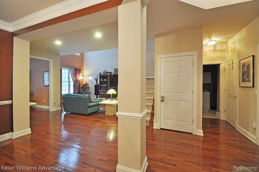49648 Timber Trail Novi, MI 48374 - Photo 3 of 32 3_Entry_1-2.jpg